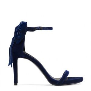 Stuart Weitzman Mybow Navy Heels, 8, Sandals